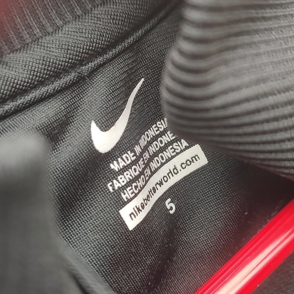 Black Nike Jacket* - Picture 9 of 10